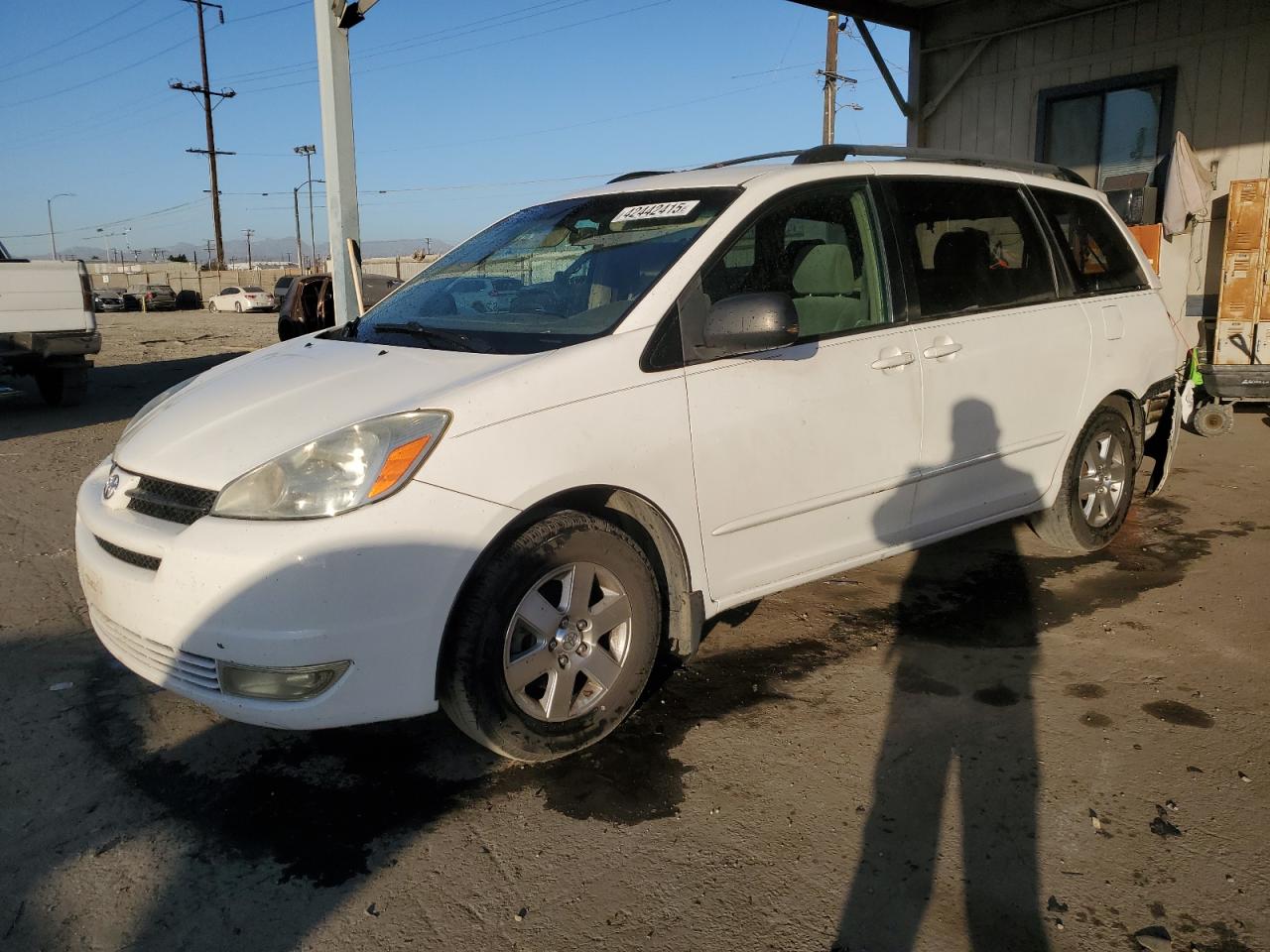2005 Toyota Sienna - Image 1