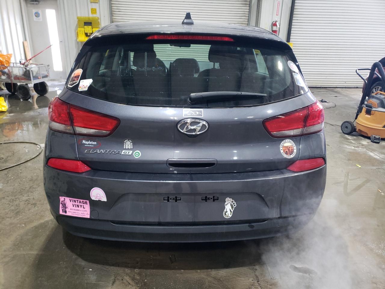2018 Hyundai Elantra - Image 6