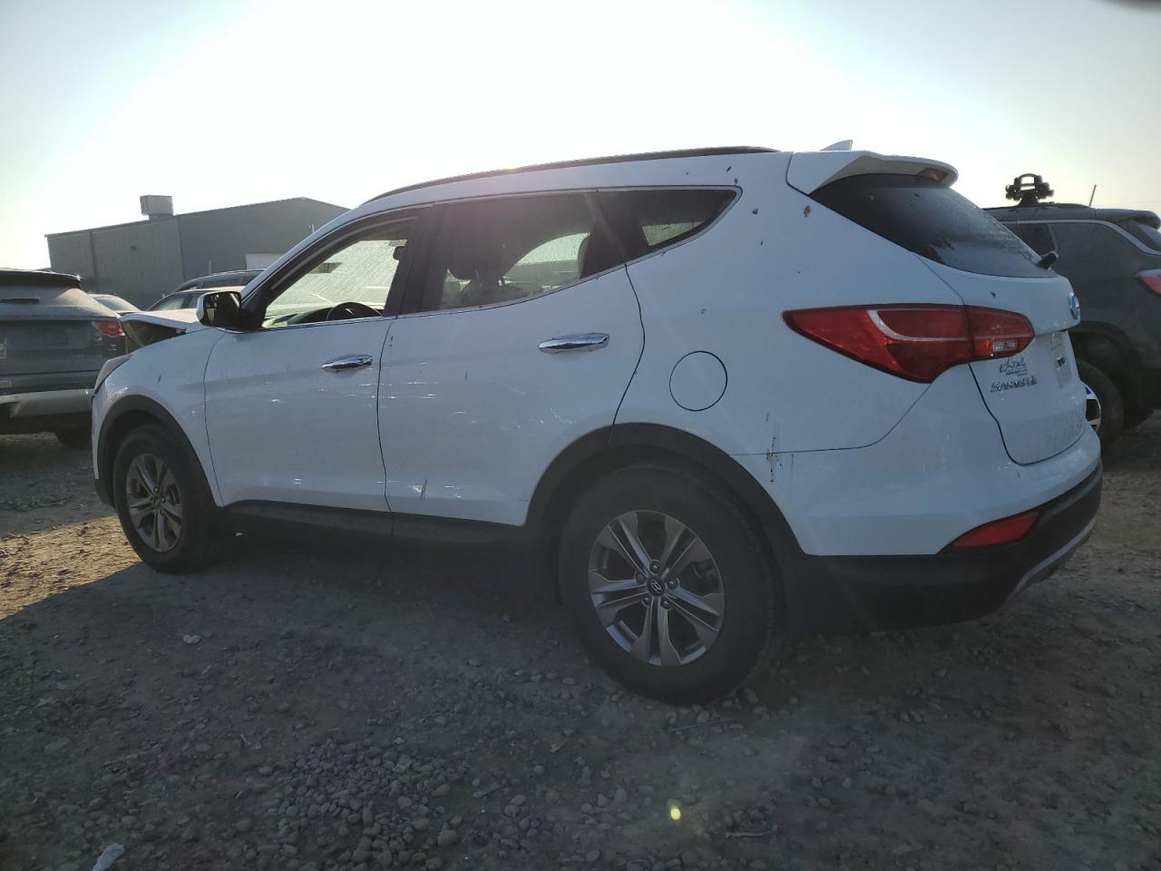 2016 Hyundai Santa Fe - Image 2