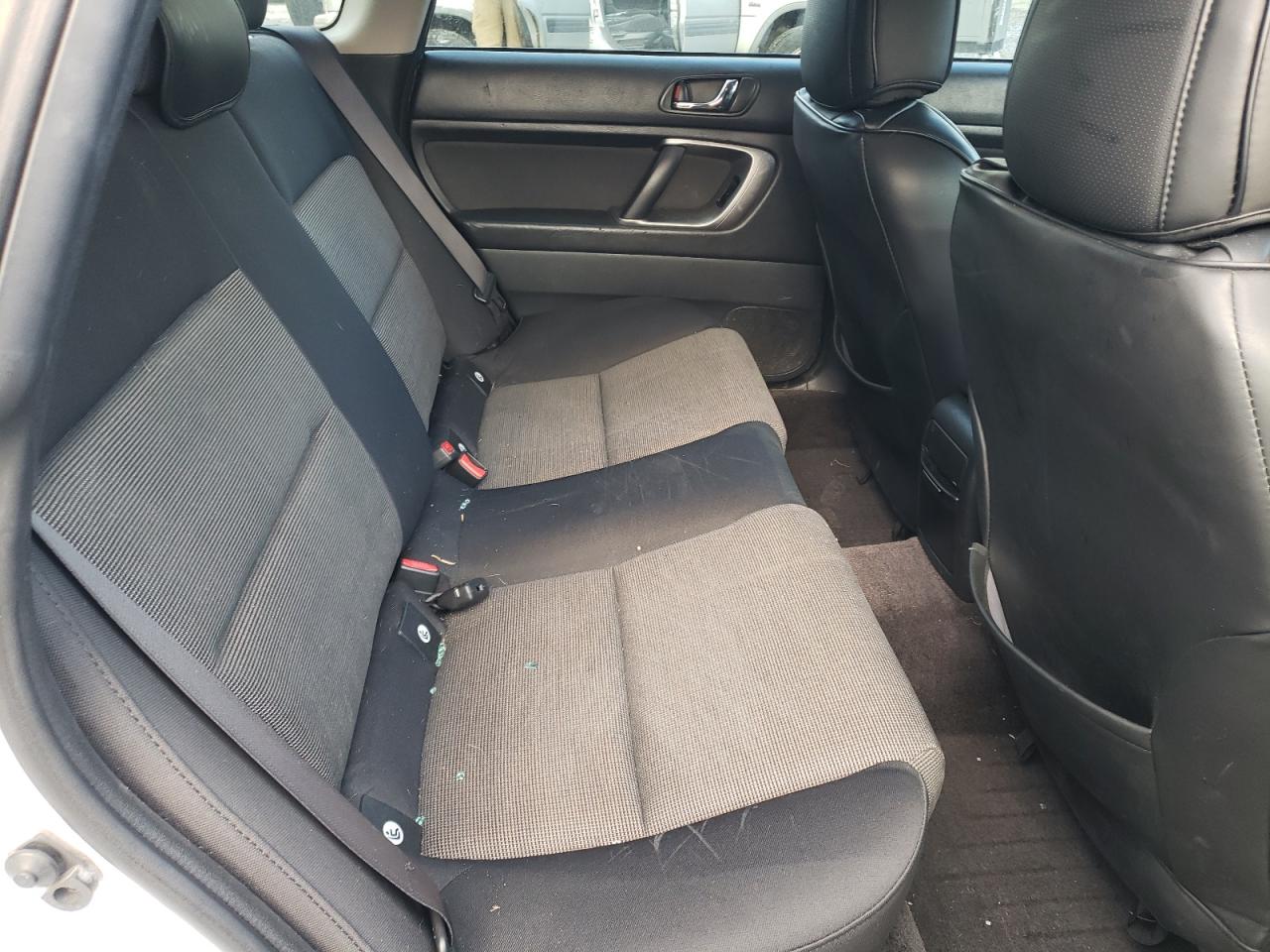 2005 Subaru Legacy - Image 10