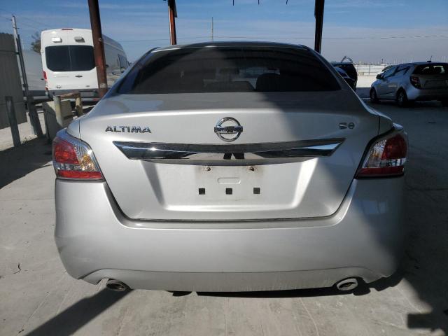 Sedans NISSAN ALTIMA 2015 Srebrny