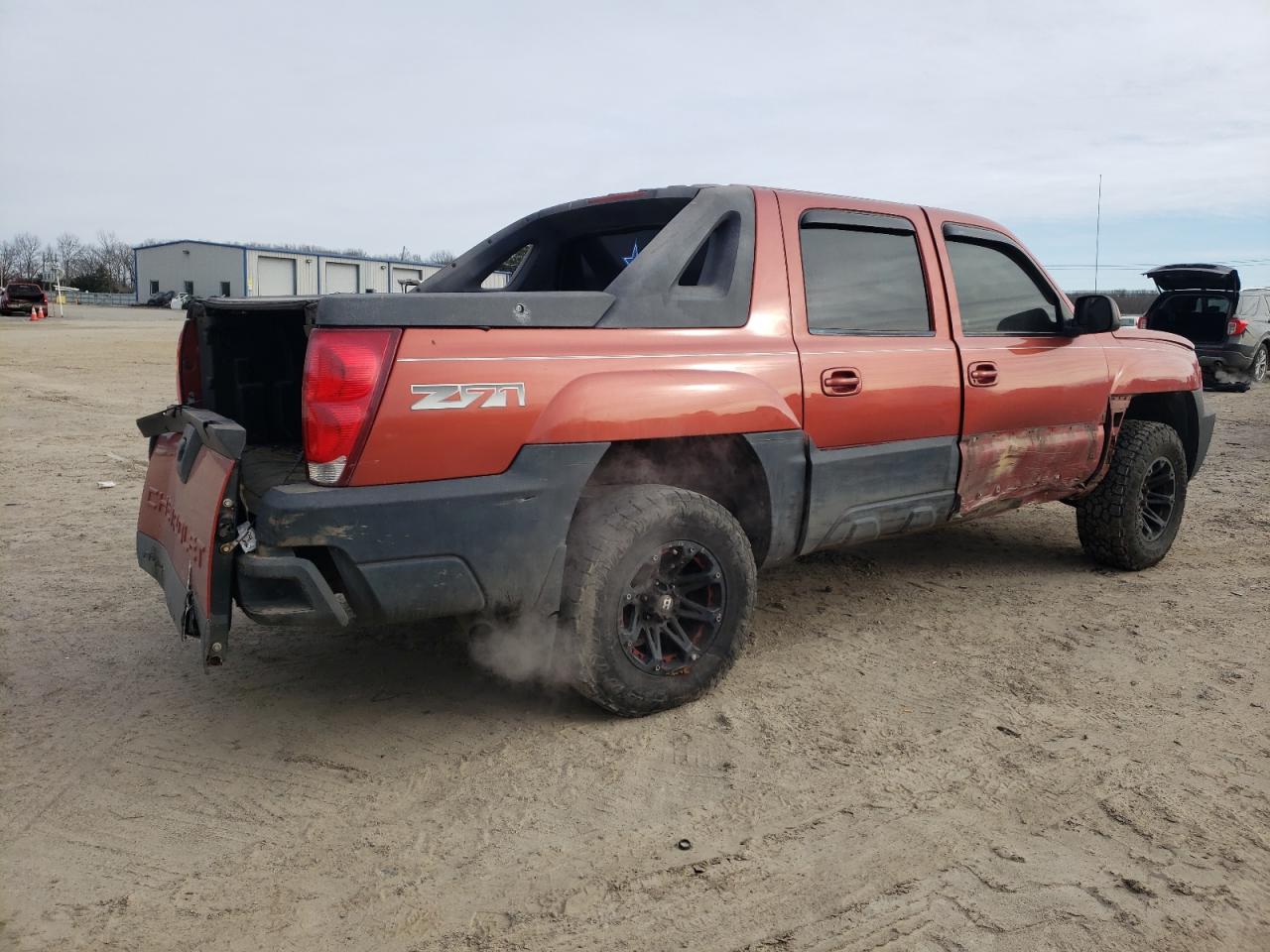 2003 Chevrolet Avalanche - Image 3