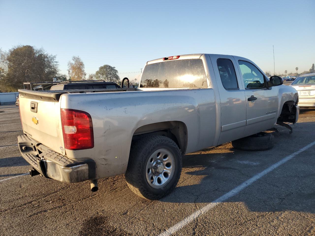 2007 Chevrolet Silverado - Image 3