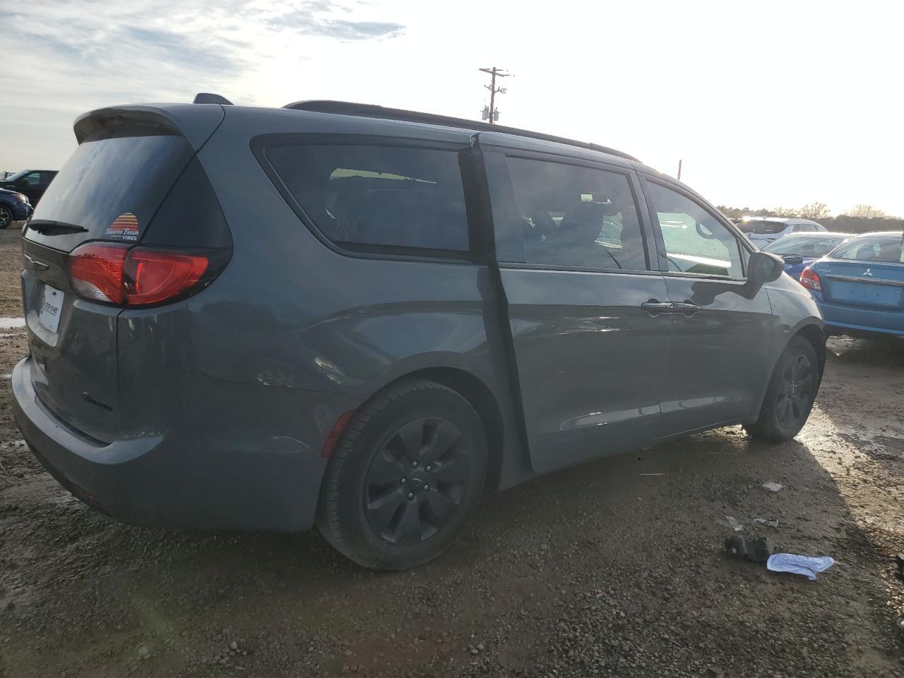 2020 Chrysler Pacifica - Image 3