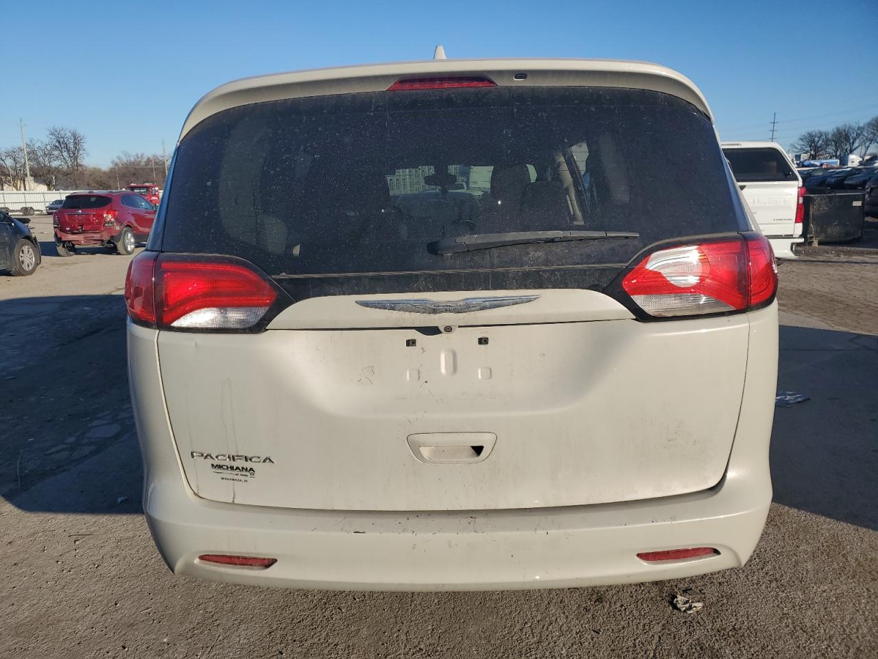 2017 Chrysler Pacifica - Image 6