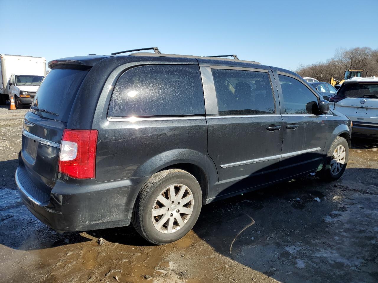 2014 Chrysler Town & Country - Image 3