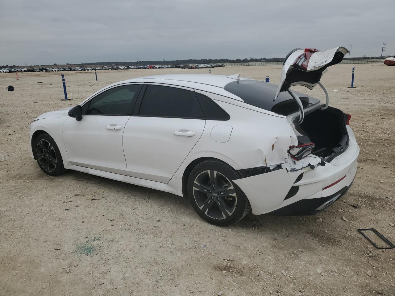 2021 Kia K5 - Image 2