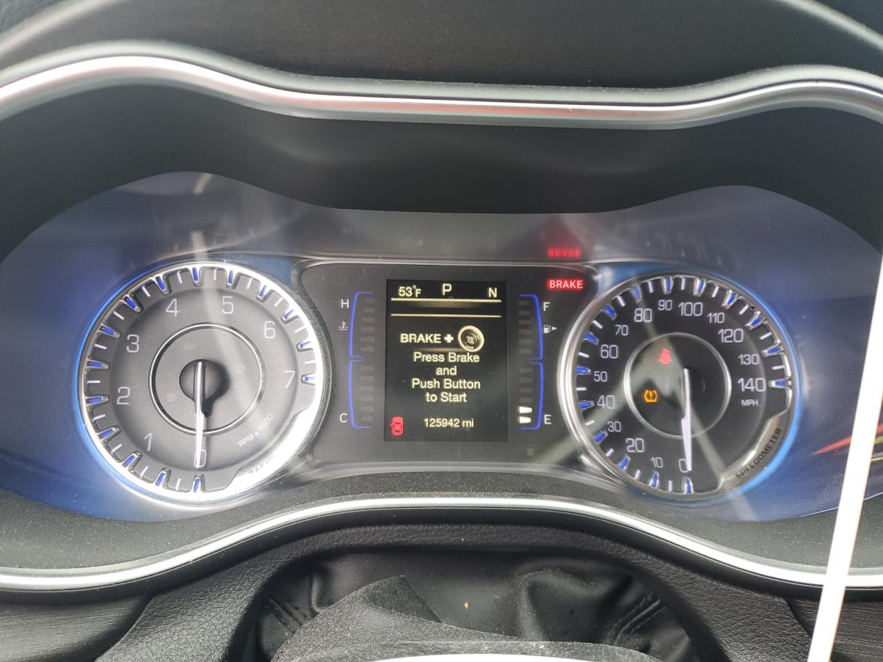 2017 Chrysler 200 - Image 9