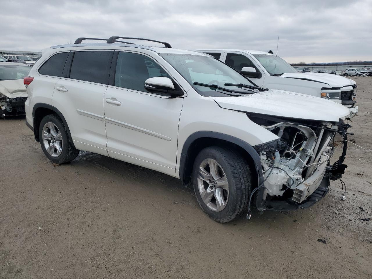 2019 Toyota Highlander - Image 4