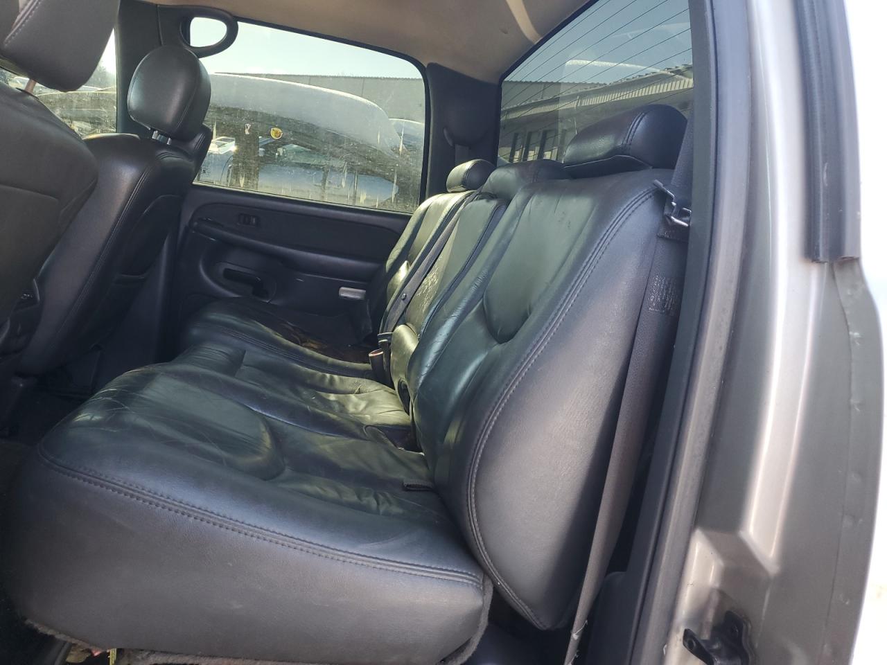2003 GMC Sierra - Image 10