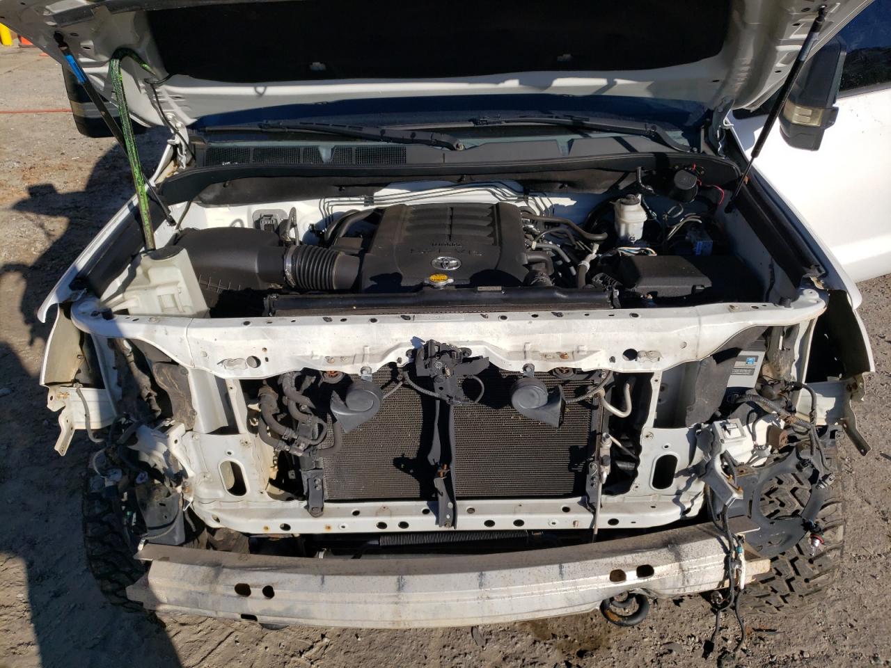 2014 Toyota Tundra - Image 11