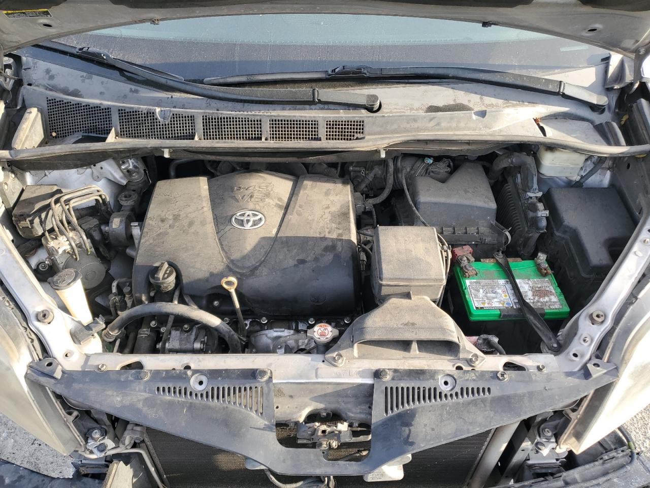 2017 Toyota Sienna - Image 13
