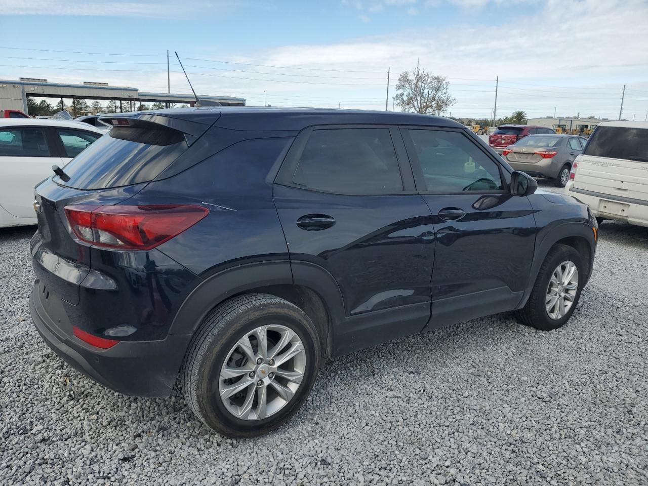 2021 Chevrolet TrailBlazer - Image 3