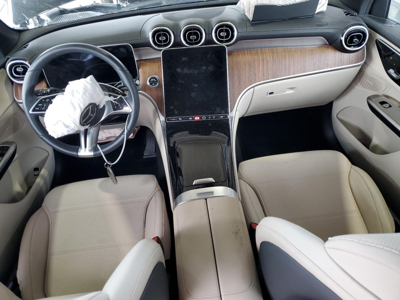 2024 Mercedes-Benz GLC - Image 8