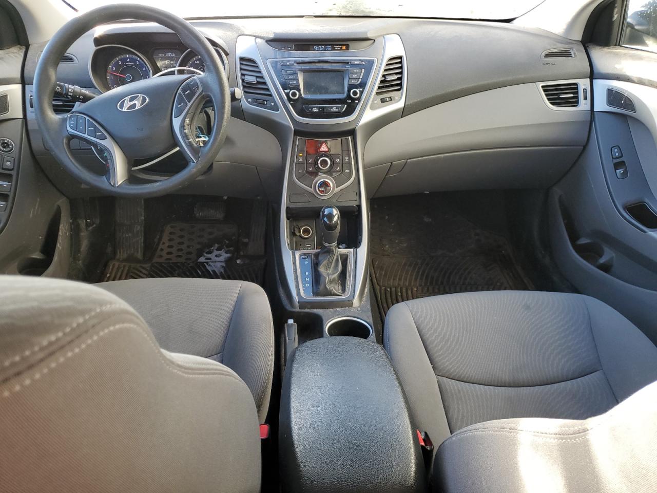 2015 Hyundai Elantra - Image 8