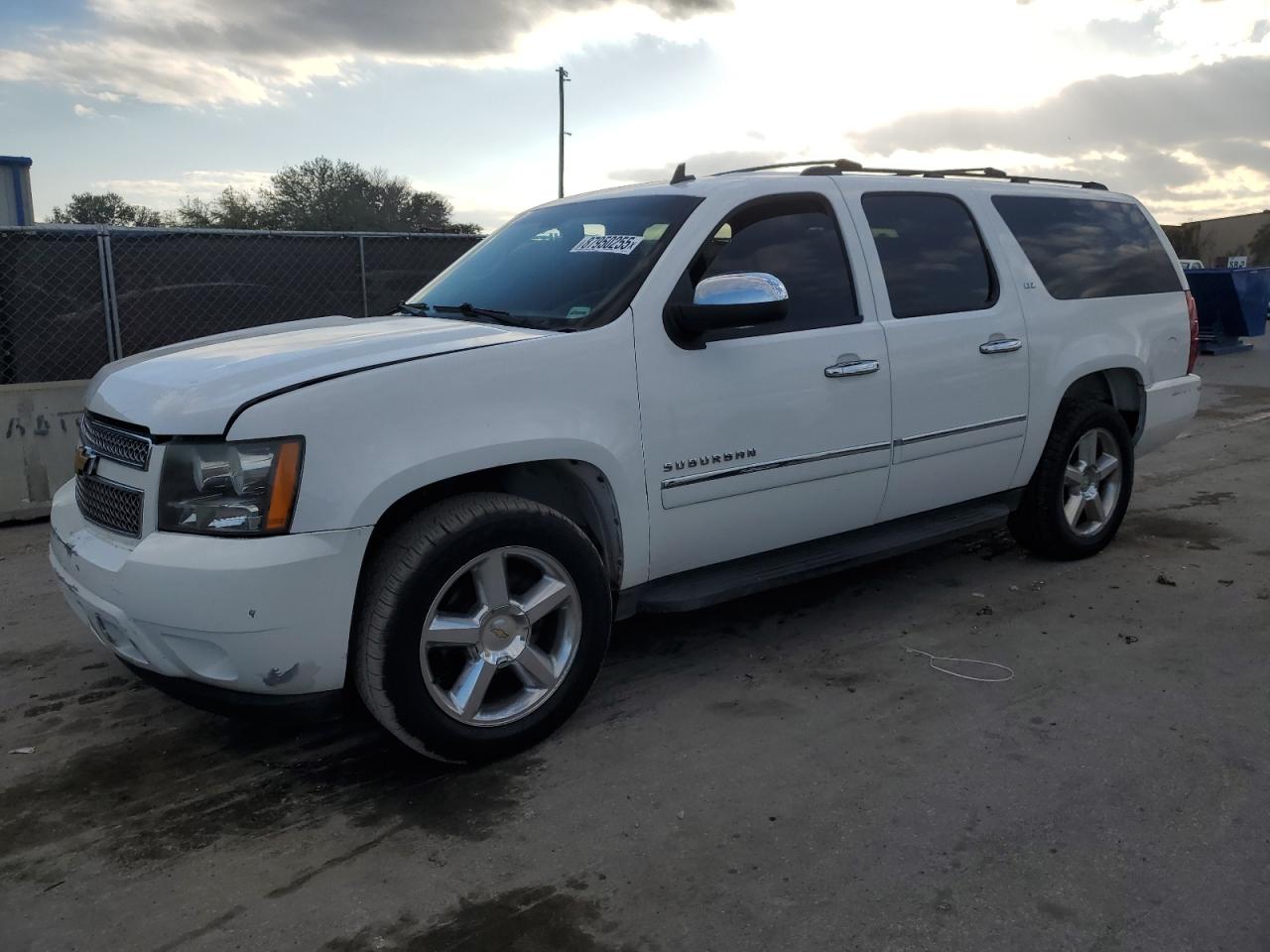 VIN 1GNSKKE76DR177715 2013 CHEVROLET SUBURBAN no.1