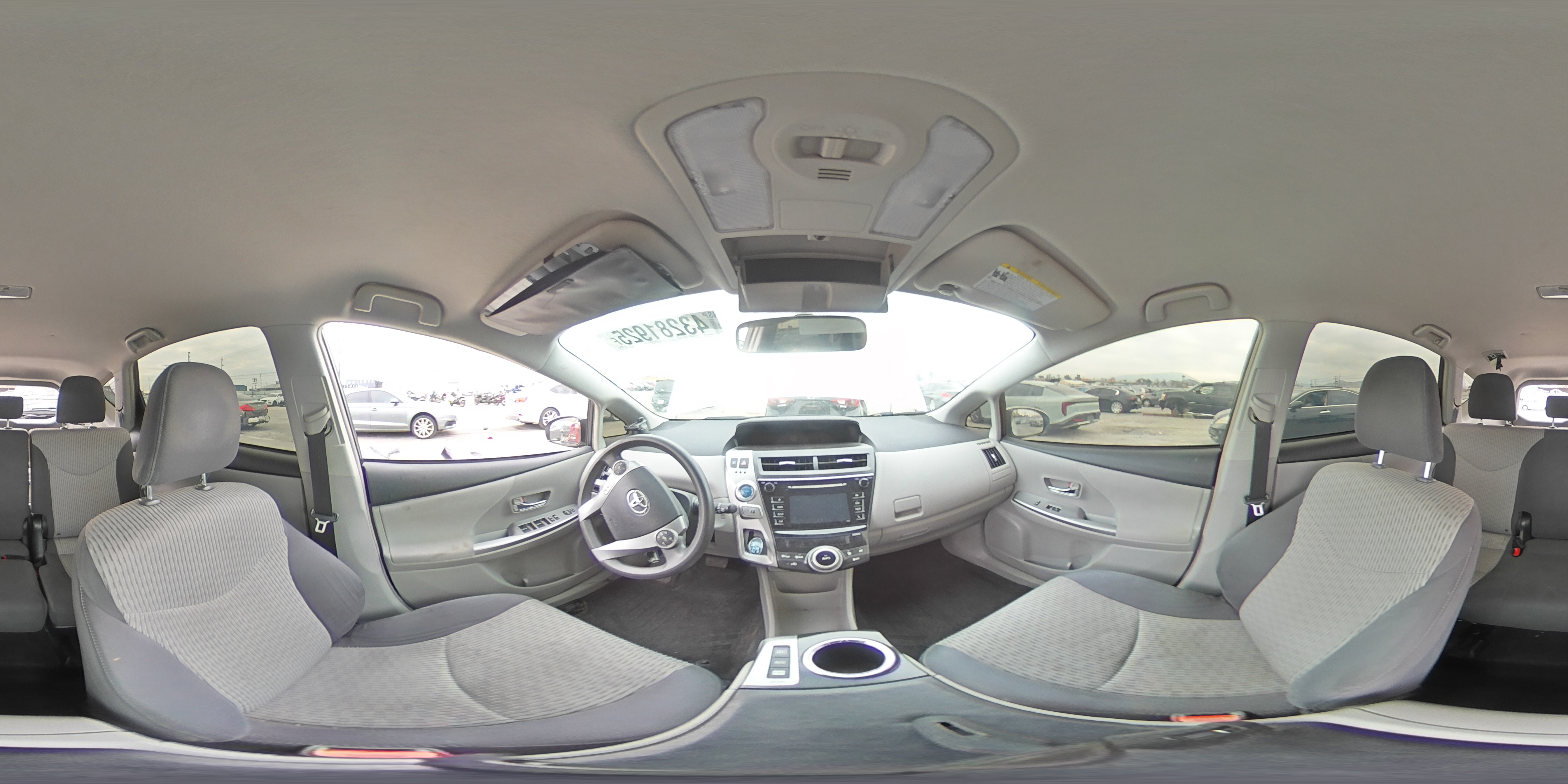 2016 Toyota Prius - Image 13