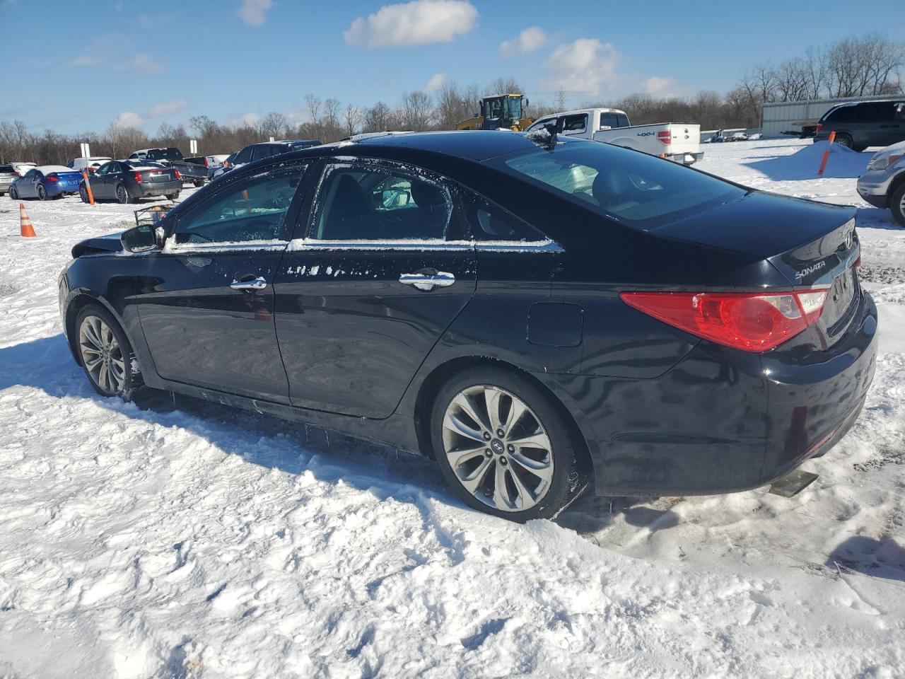 2011 Hyundai Sonata - Image 2