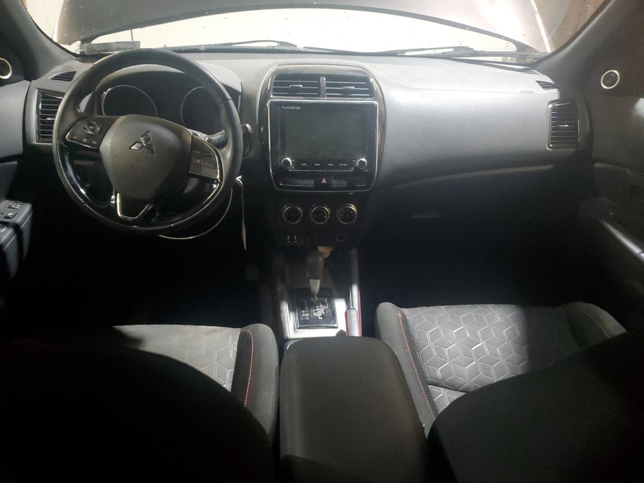 2020 Mitsubishi Outlander - Image 8