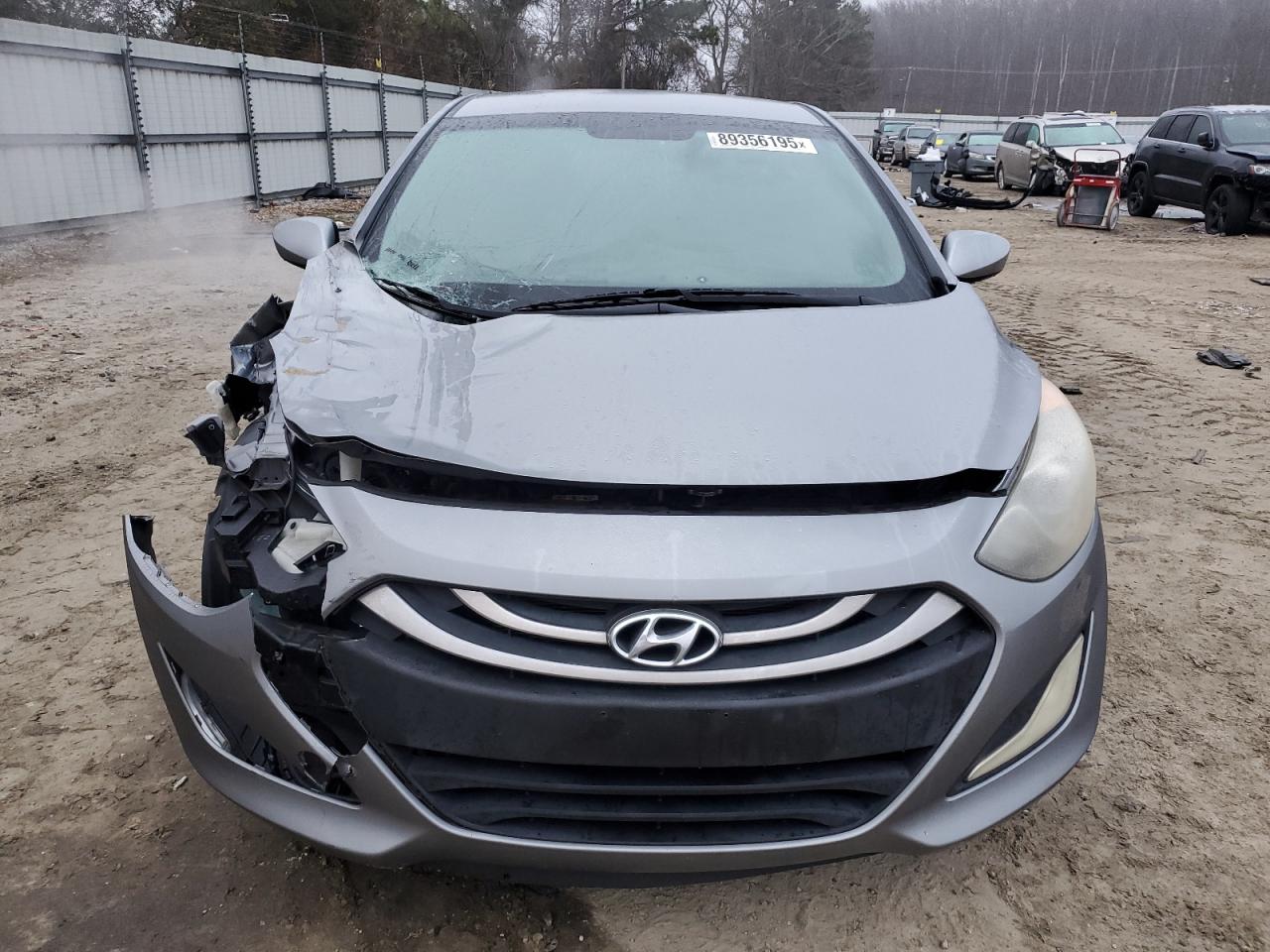 2015 Hyundai Elantra - Image 5