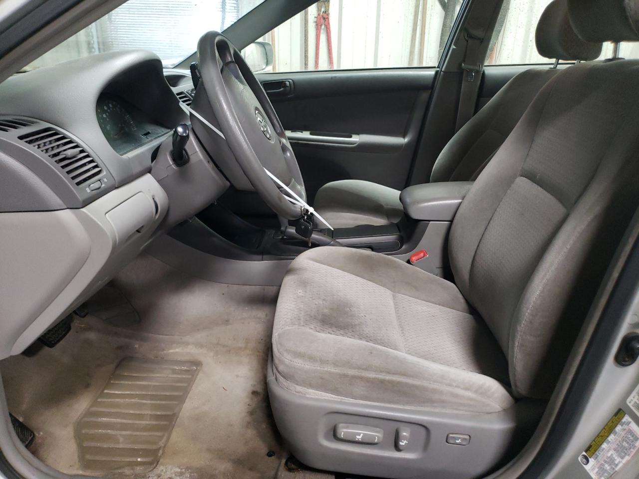 2004 Toyota Camry - Image 7