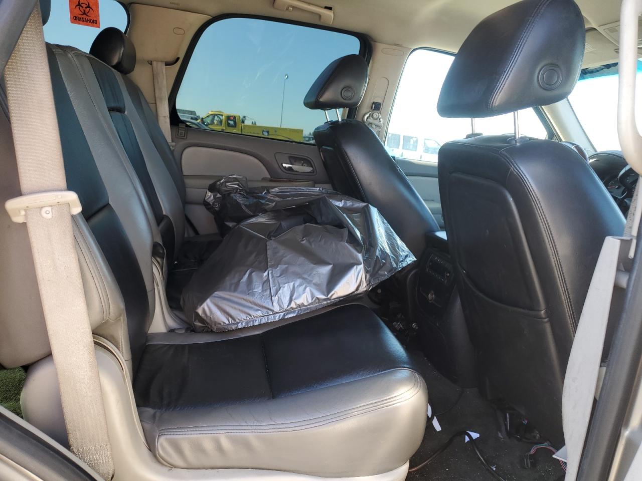 2007 GMC Yukon - Image 11