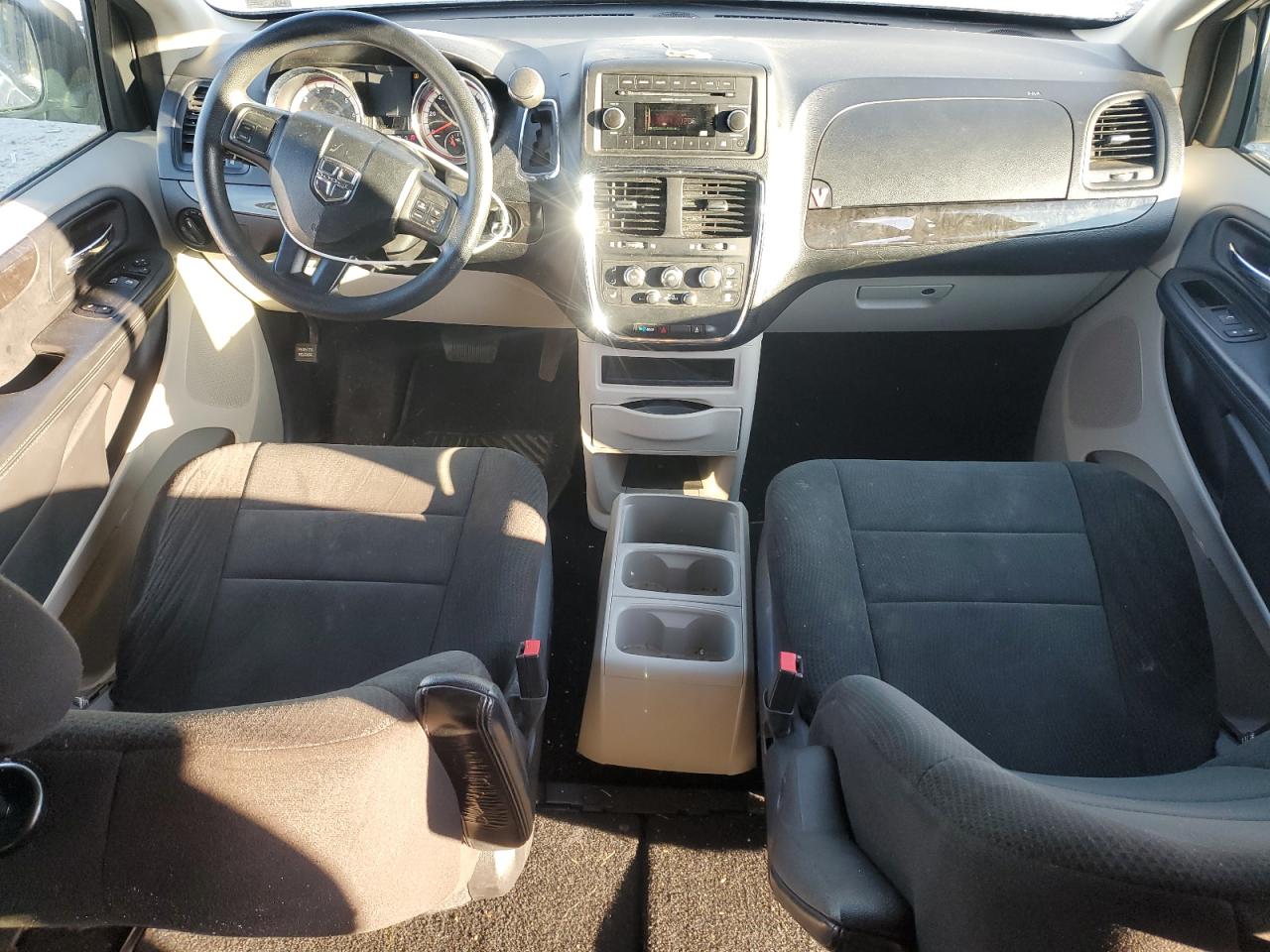 2012 Dodge Caravan - Image 8