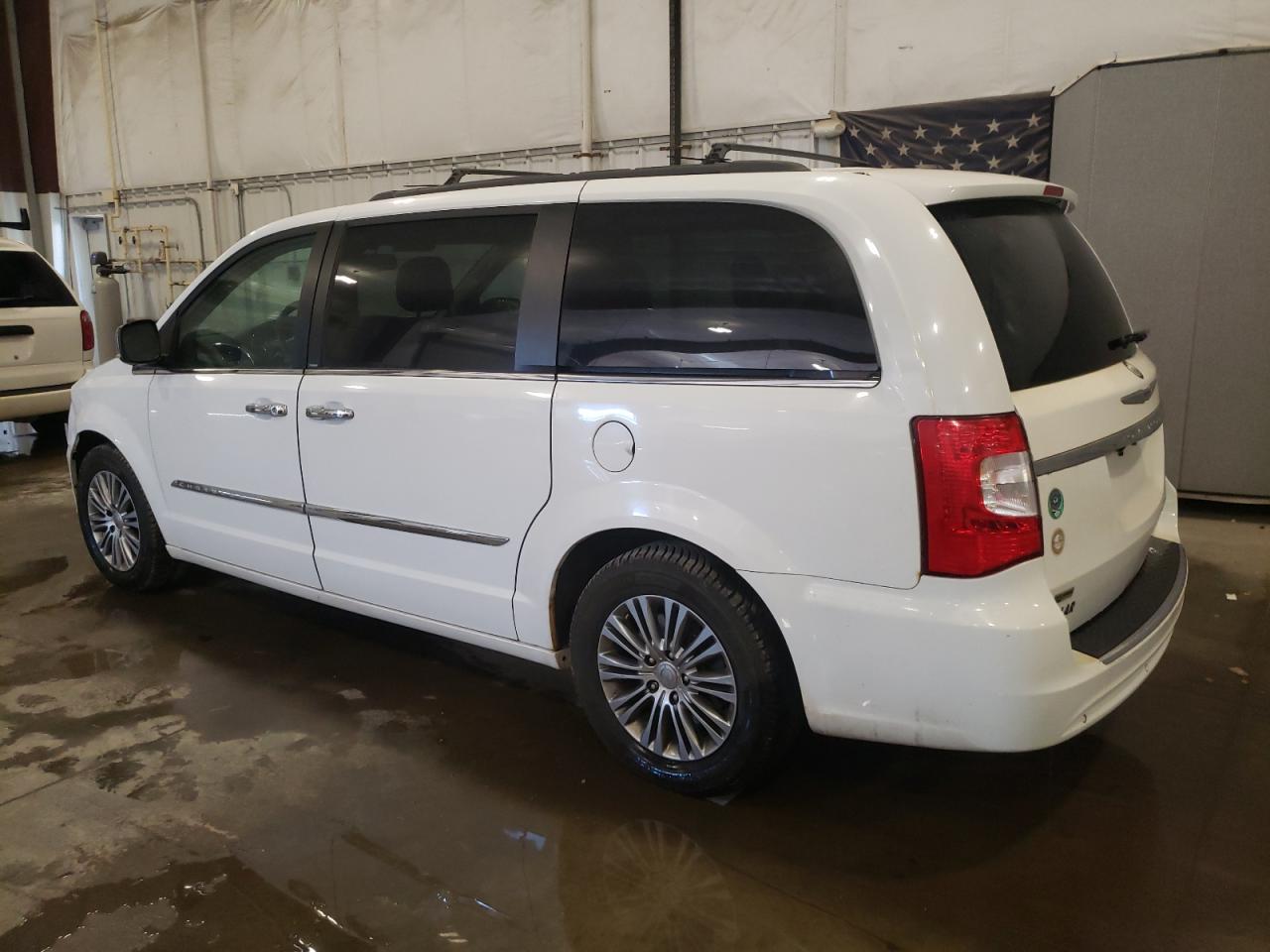 2014 Chrysler Town & Country - Image 2