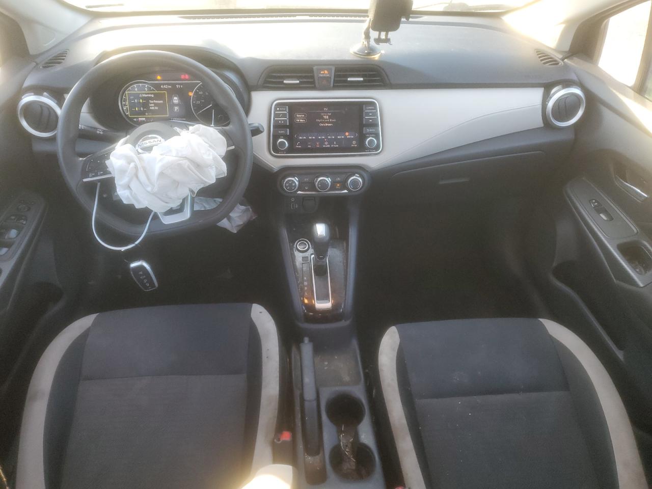 2021 Nissan Versa - Image 8