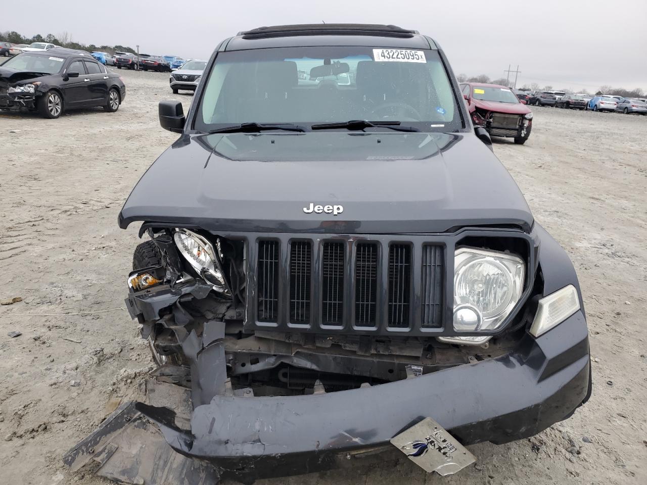 2010 Jeep Liberty (North America) - Image 5