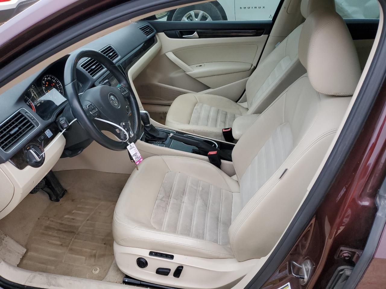 2014 Volkswagen Passat - Image 7