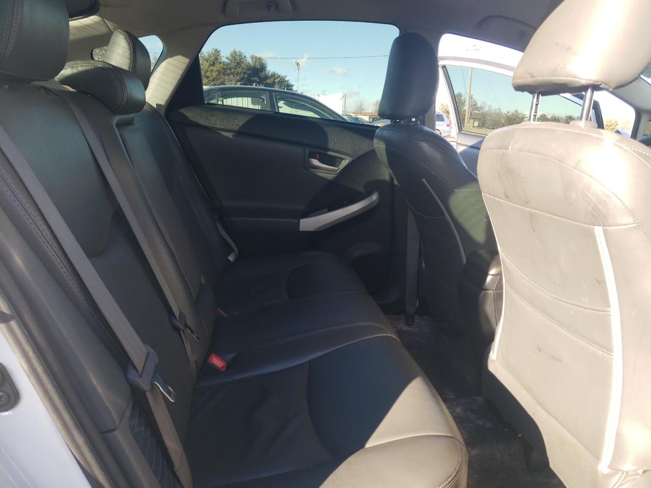 2013 Toyota Prius - Image 11