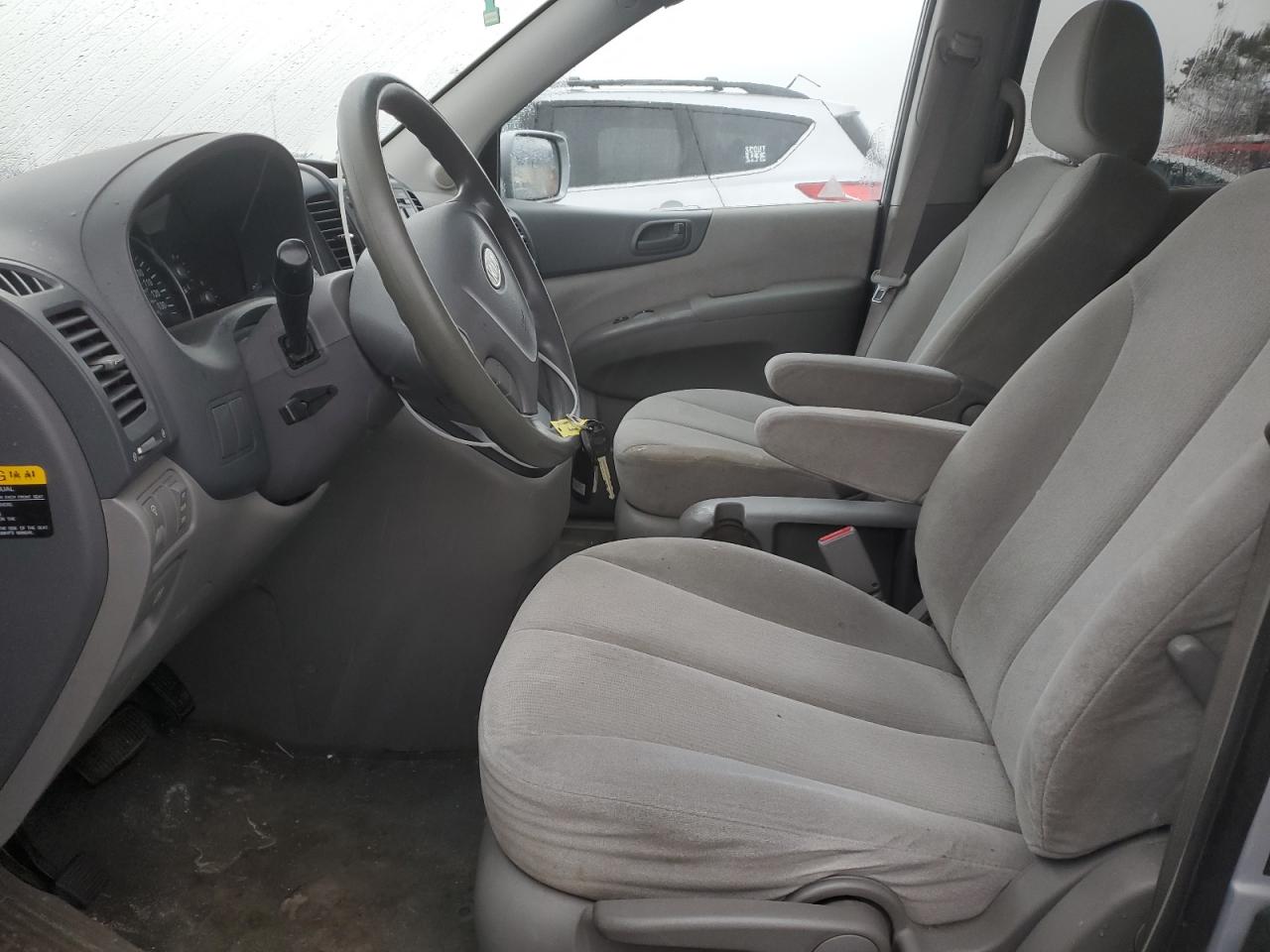 2009 Kia Sedona - Image 7