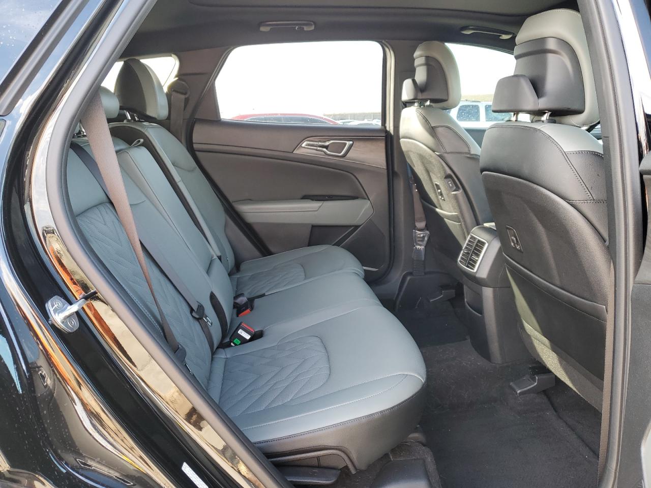 2023 Kia Sportage - Image 11