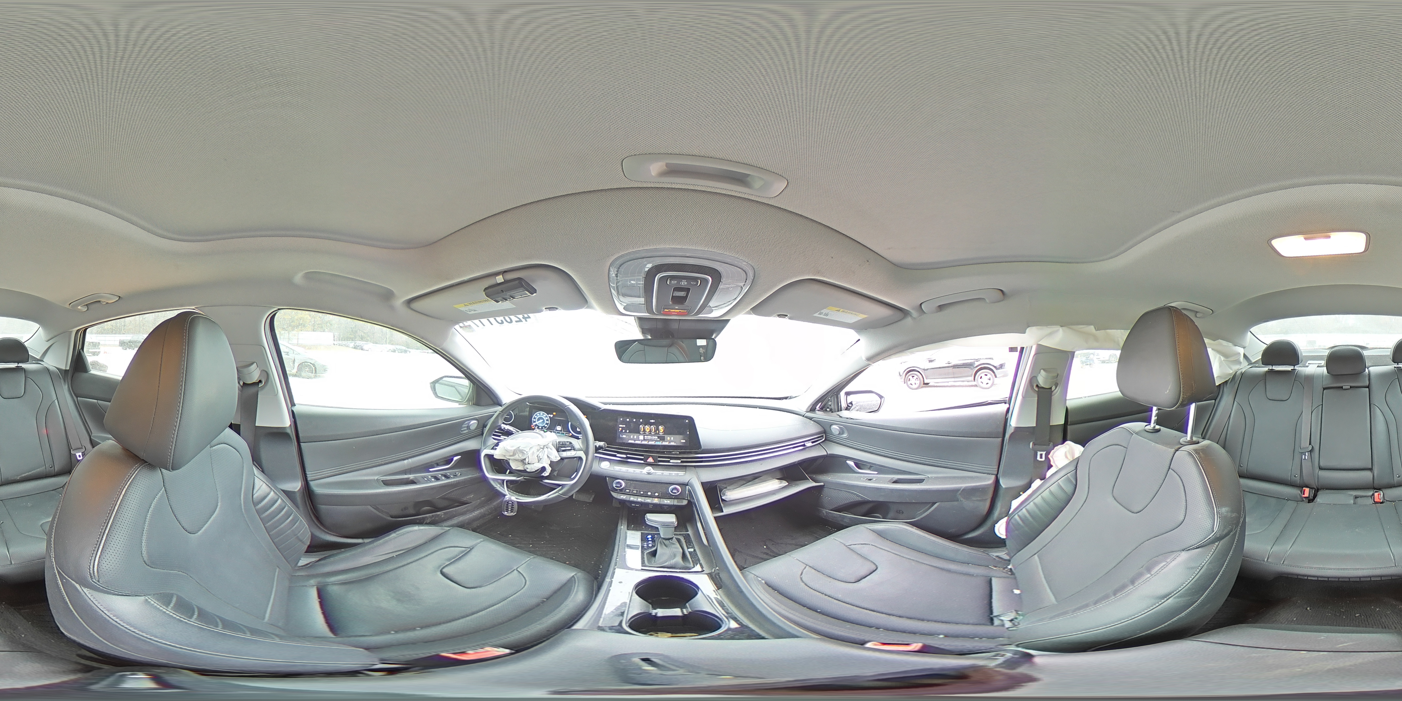 2022 Hyundai Elantra - Image 13