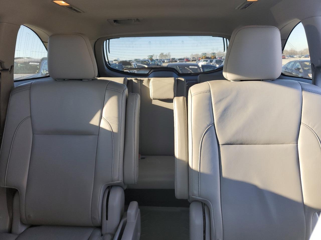 2015 Toyota Highlander - Image 10