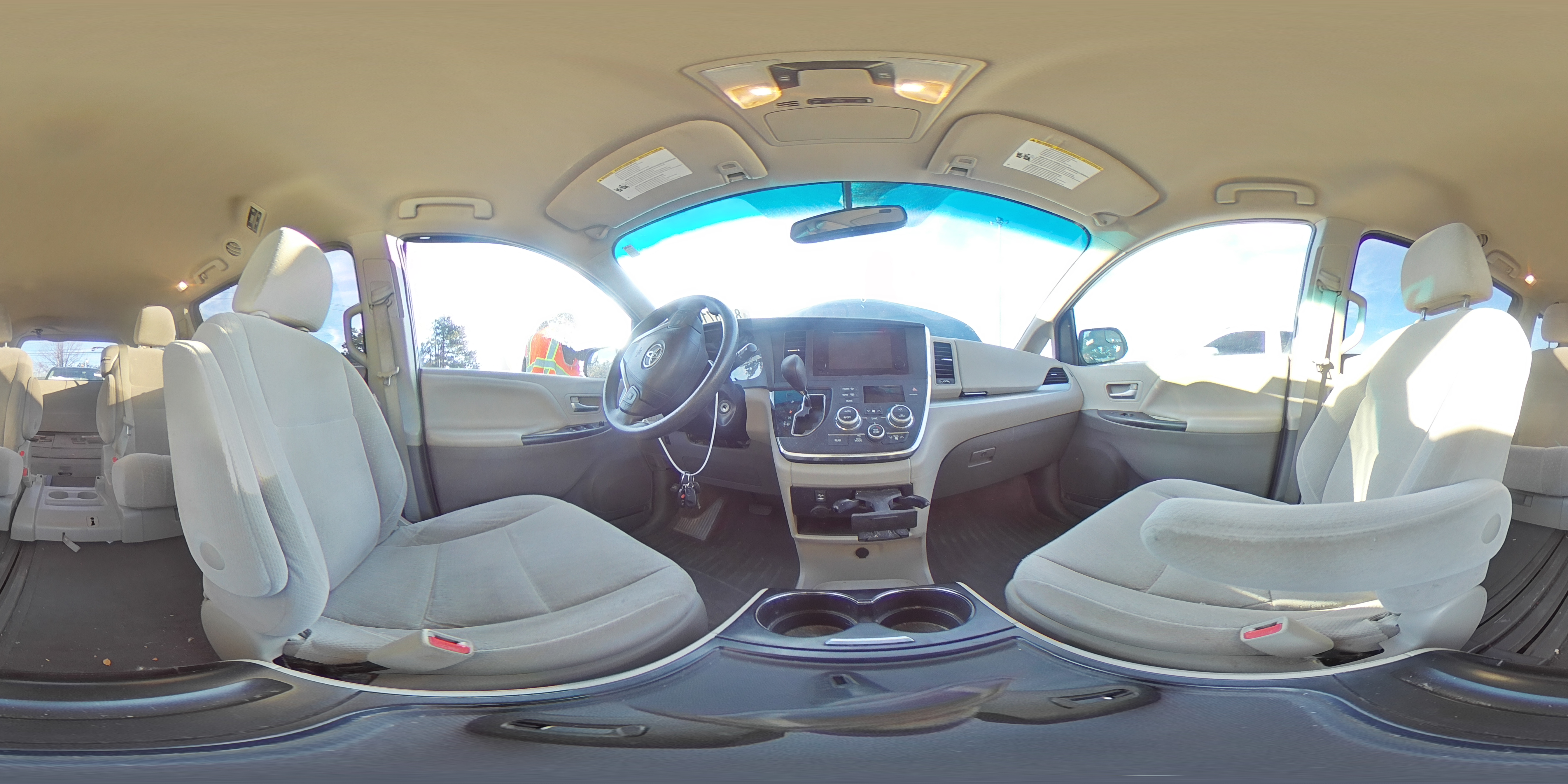 2015 Toyota Sienna - Image 14