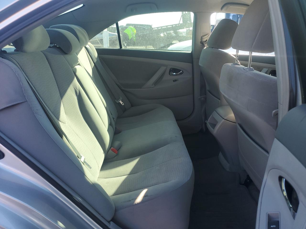 2011 Toyota Camry - Image 11