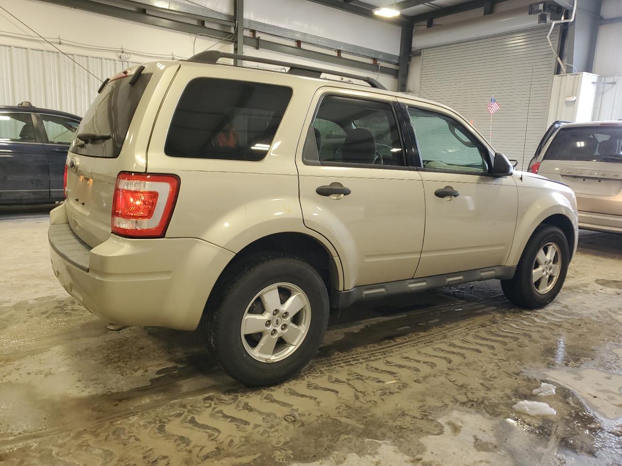 2011 Ford Escape - Image 3