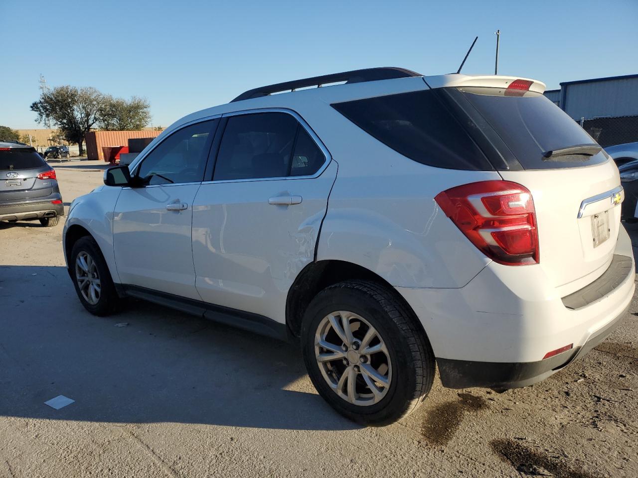 2016 Chevrolet Equinox - Image 2
