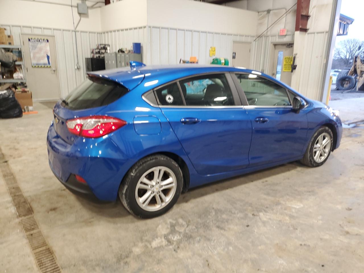 2017 Chevrolet Cruze - Image 3