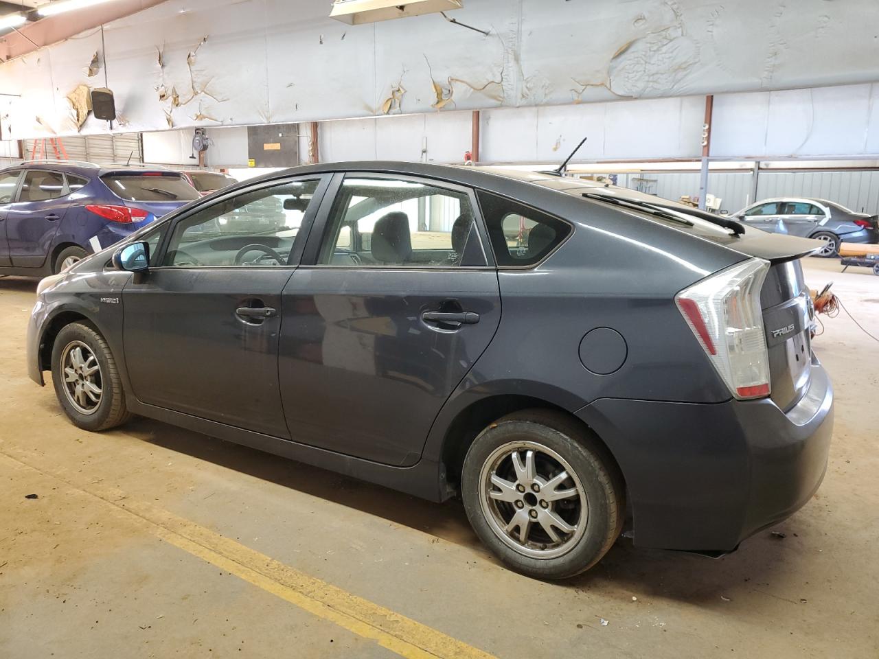 2011 Toyota Prius - Image 2