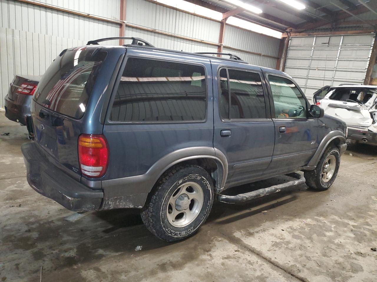 2000 Ford Explorer - Image 3