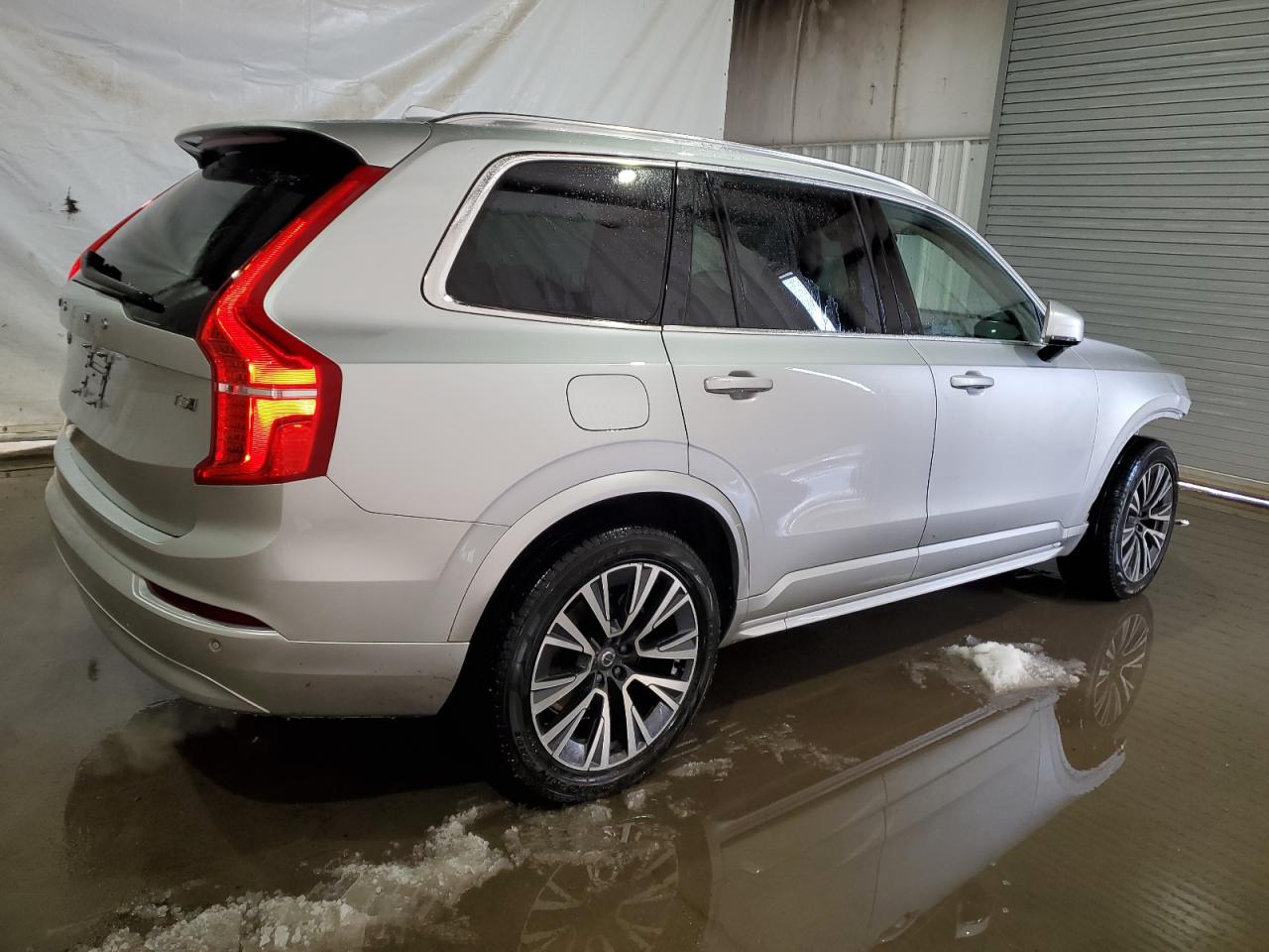 2022 Volvo XC90 - Image 3