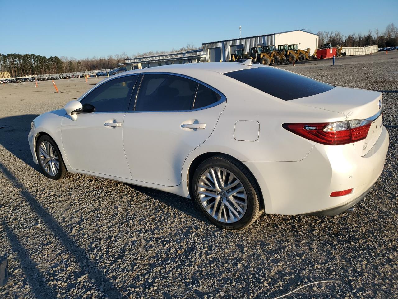 2014 Lexus ES - Image 2