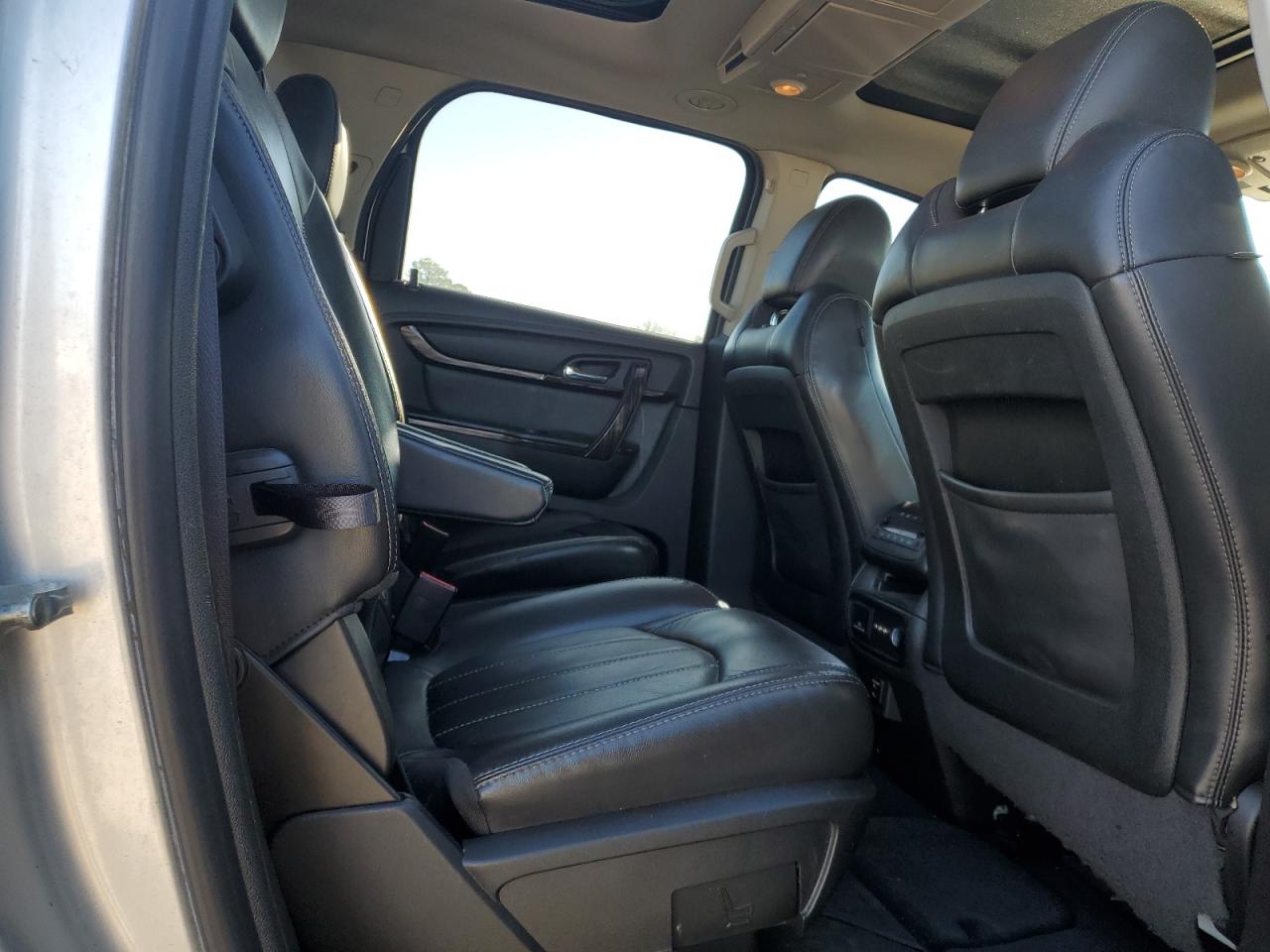 2015 GMC Acadia - Image 11