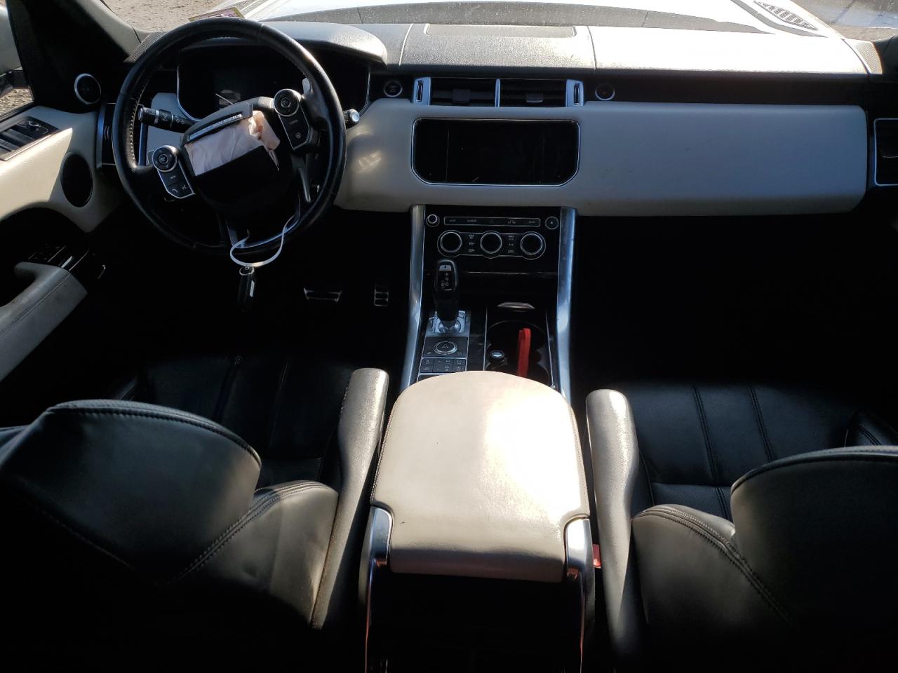 2016 Land Rover Range Rover - Image 8