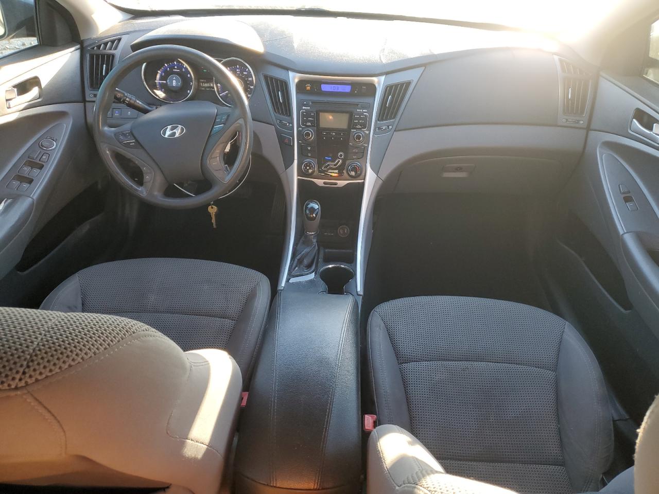 2011 Hyundai Sonata - Image 8