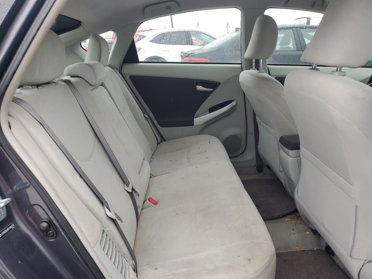 2011 Toyota Prius - Image 10