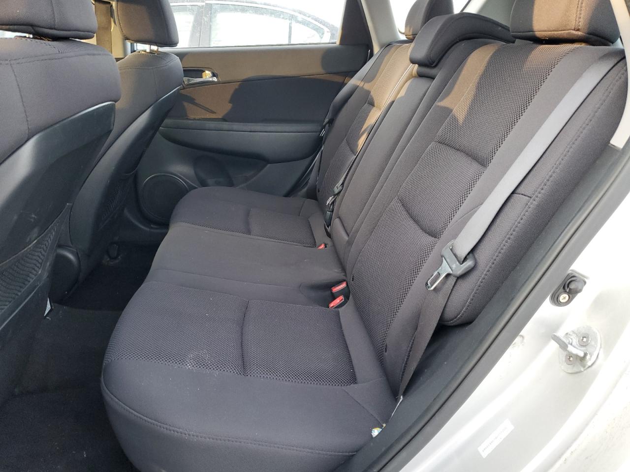 2011 Hyundai Elantra - Image 10